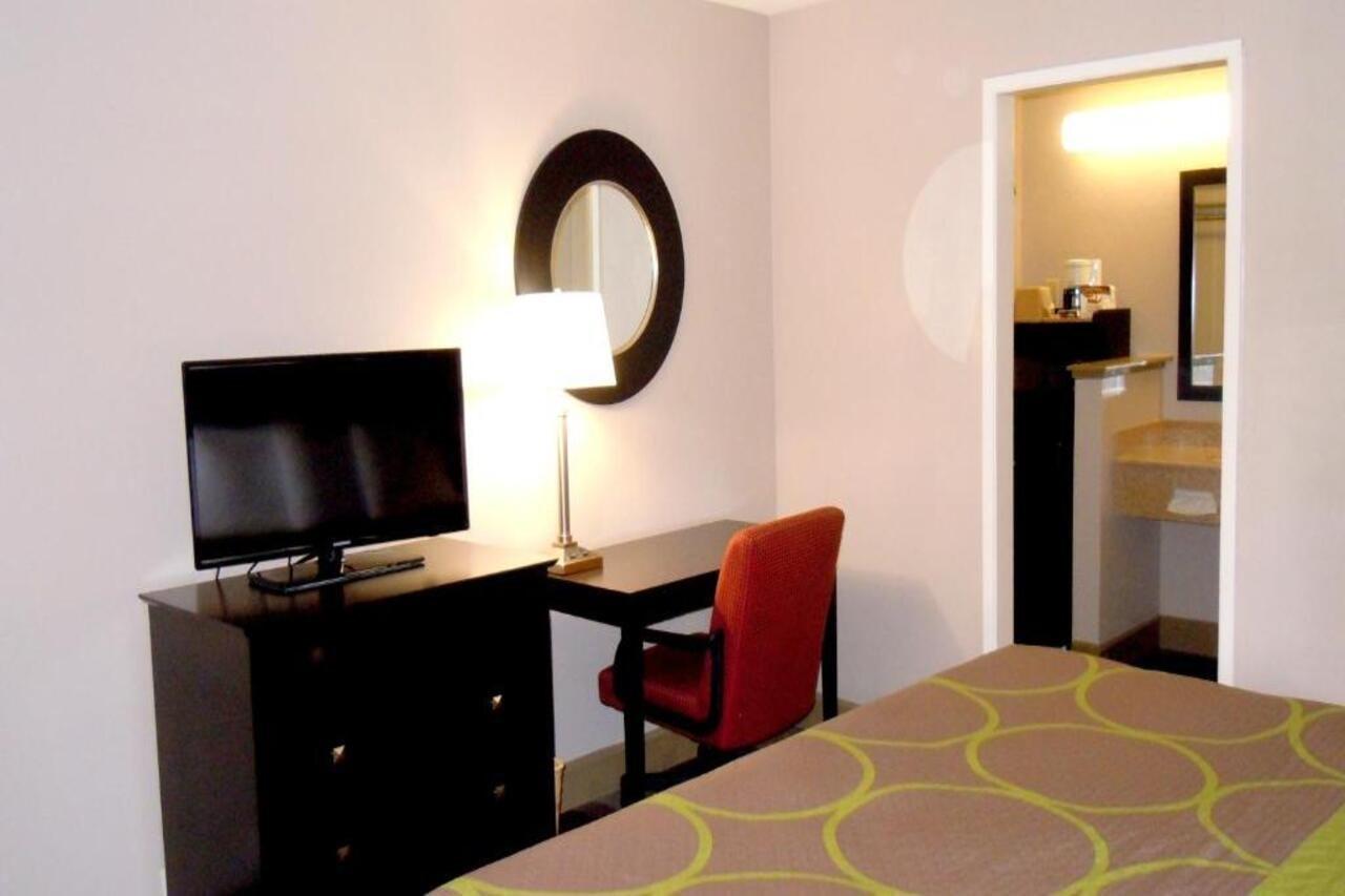 Super 8 By Wyndham Salinas Motel Luaran gambar