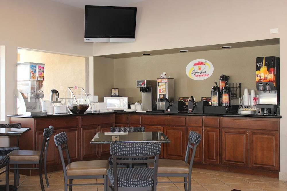 Super 8 By Wyndham Salinas Motel Luaran gambar