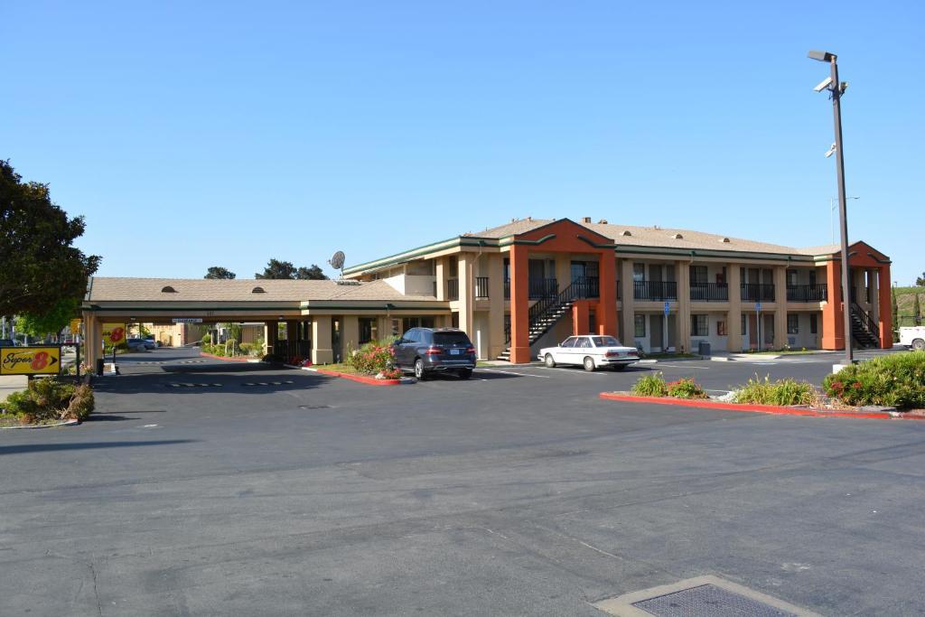 Super 8 By Wyndham Salinas Motel Luaran gambar