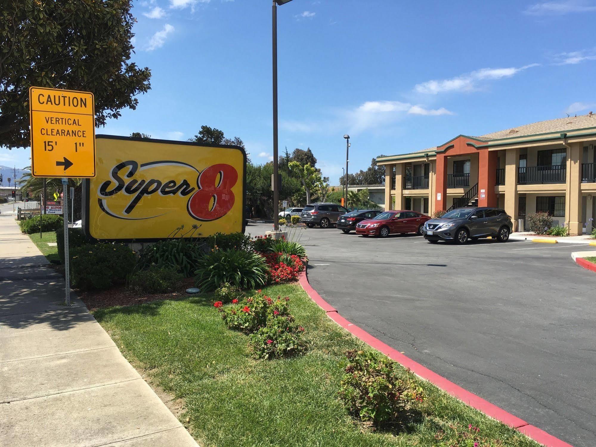 Super 8 By Wyndham Salinas Motel Luaran gambar