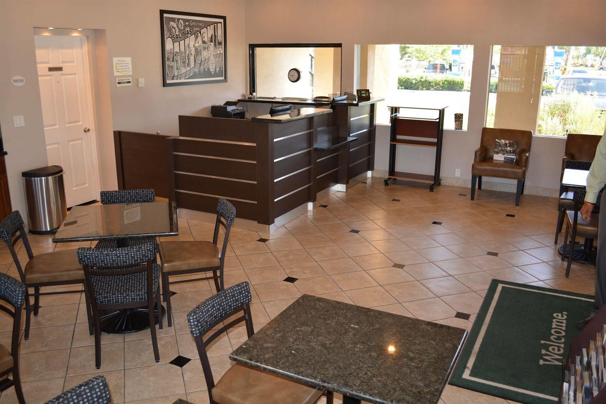 Super 8 By Wyndham Salinas Motel Luaran gambar